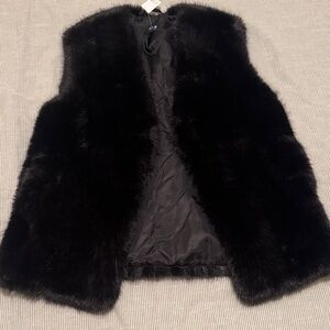 GAP Women's Elegant Black Faux Fur Vest